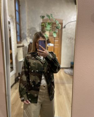 Giacca camouflage vintage con cabochon Tensione in