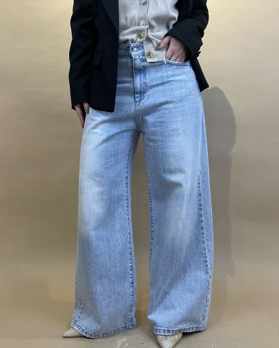 Denim palazzo chiaro Tensione in