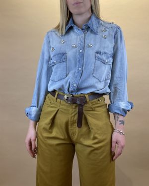 Camicia denim chiaro con cabochon Tensione in