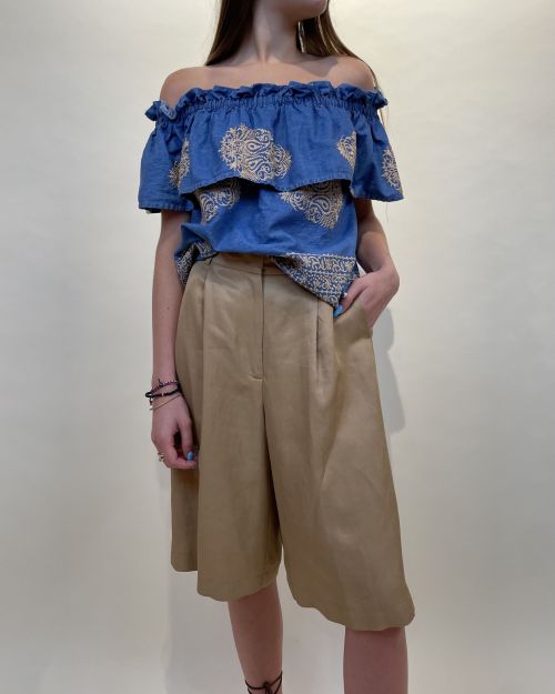 Top in cotone chambray con ricami Tensione in