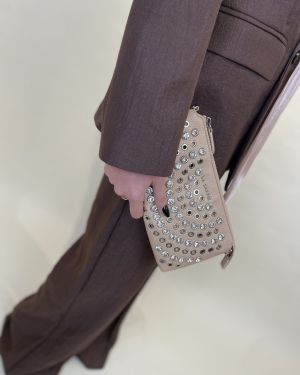 Pochette con borchie e strass La Carrie