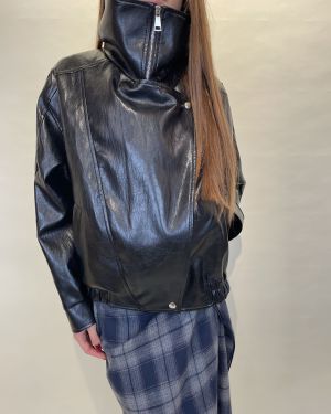 Bomber ecopelle nero con collo alto Tensione in